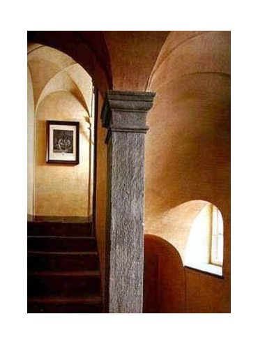 Colonna quadra in pietra serena