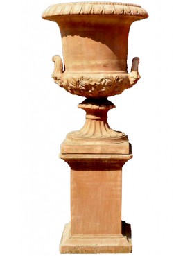 Great Renaissance vase with base
