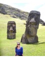 Malvina Frilli grappling with Moai