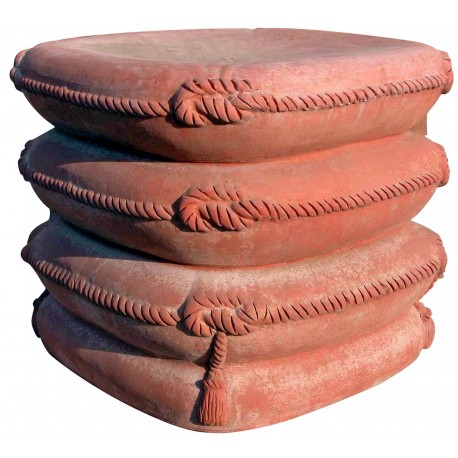 Terracotta seat