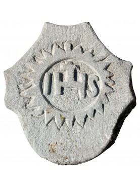Small Stone coat of arms IHS