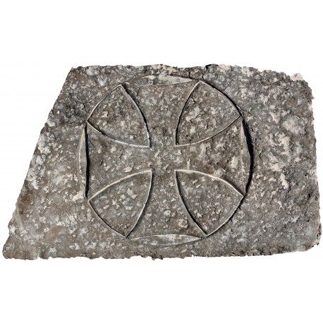 Croce Templare in pietra trapezoidale