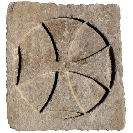 Croce Templare in pietra rettangolare