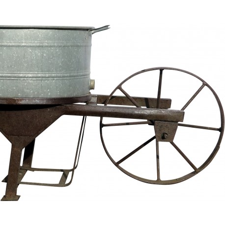 Wheelbarrow for orchard and garden with zinc baignoire