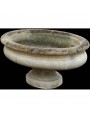 fontana ovale in pietra arenaria