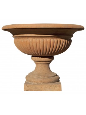 Copia di un vaso dell'800 baccellato in terracotta