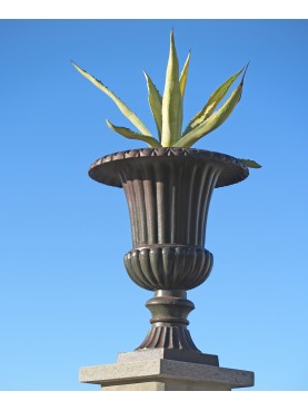 Ornamental cast-iron Medici's vase