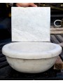 Acquasantiera in marmo bianco di Carrara Italiana con frontalino