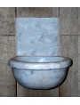 Acquasantiera in marmo bianco di Carrara Italiana con frontalino