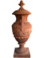 Grande vaso ornamentale in terracotta con tralci d'uva