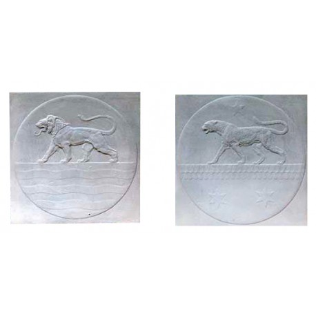 Pair of bas-relief with Lion and Panther in plaster