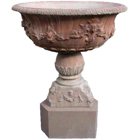 Grande fontana in terracotta con base in pietra