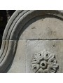 Fontana francese in pietra calcarea con sfera