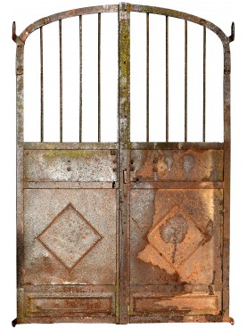 Cancello pedonale antico in ferro battuto a due ante