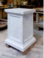 Base in white Carrara marble for statues or vases