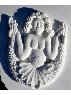 Bassorilievo in marmo statuario di Sirena Bicauda