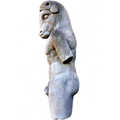 Minotauro in pietra calcarea bianca