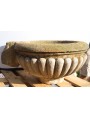 Antica vasca rotonda baccellata in pietra di Guamo (Lucca)