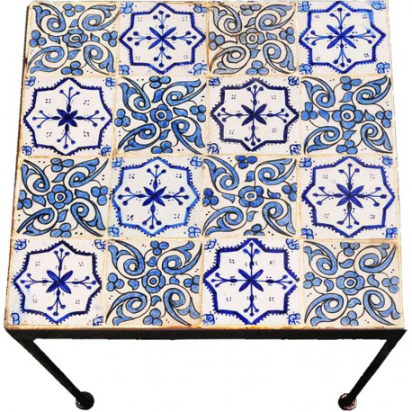 Piccolo tavolo con piastrelle marocchine