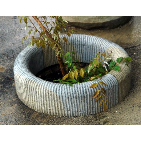 Stone circular flowerbeds with customized Ø