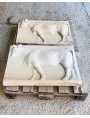 Formella romana con Toro in marmo apuano