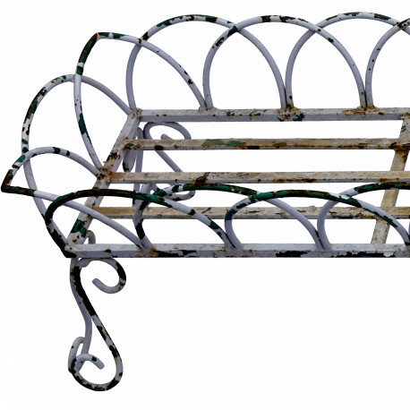 Iron-rod flowerbed from the early 1900s