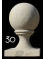 Sfera Ø 30 cm con base 32X32 cm in arenaria grigia - pietra serena