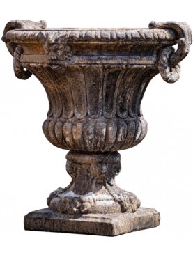 Vaso ornamentale in cemento con anelli