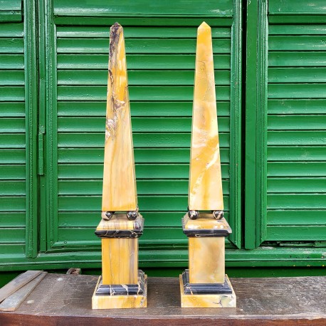 coppia di Obelischi in Giallo Siena e Portoro