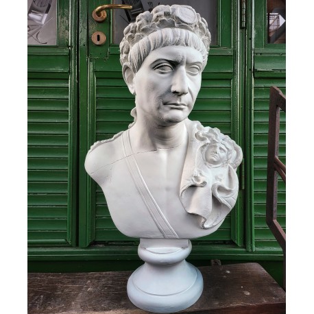Traiano, imperatore romano busto in gesso