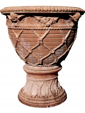 Vase with base - knotted rope motif