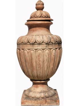 Tuscan urn in terracotta from Impruneta Florence