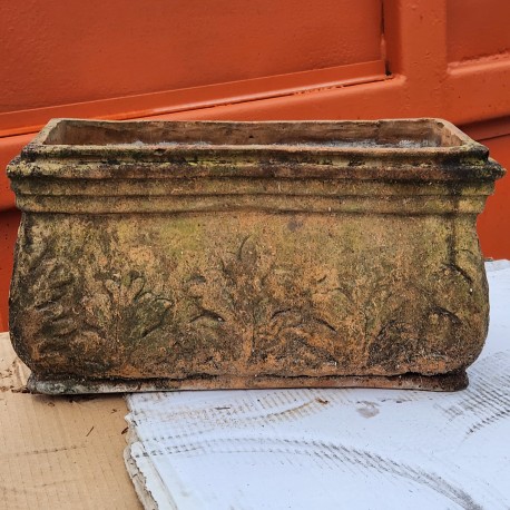 Ancient Neapolitan box in terracotta with acanthus leaves