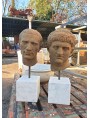 Busto di Nerone in terracotta copia dell'esemplare dei Musei Capitolini accanto a Cesare
