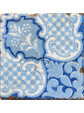 Antica piastrella di maiolica blu cobalto e bianco siciliana