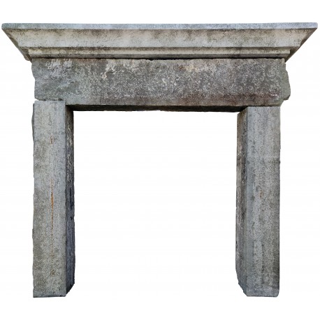 Camino semplice in pietra arenaria grigia in quattro pezzi
