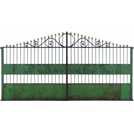 Antique two-leaf recovery gate L. 490 cm with 34 tips