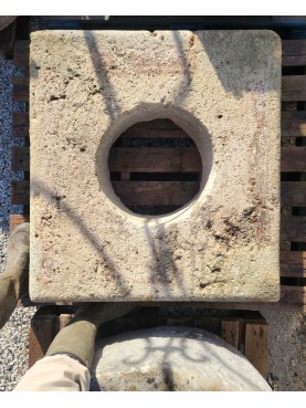 ancient square STONE WELL - CARPARO SALENTINO Stone