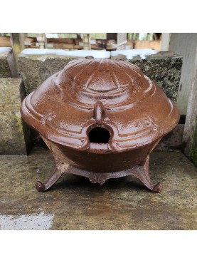 Antique cast iron warmer