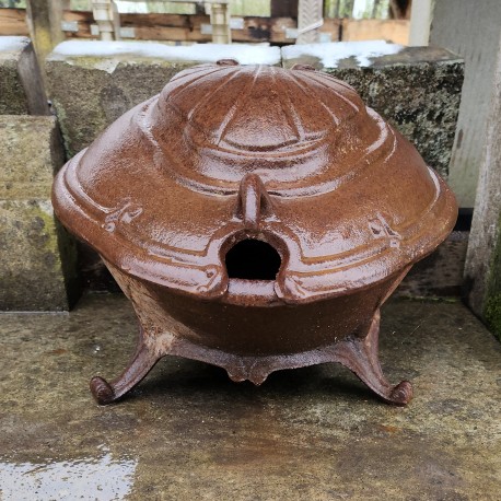 Antique cast iron warmer