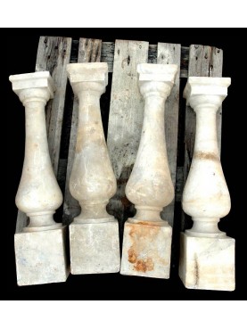Balaustrini in marmo originali antichi da Carraa