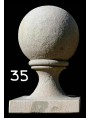 Sfera Ø 35 cm con base 37x37 cm in arenaria grigia - pietra serena