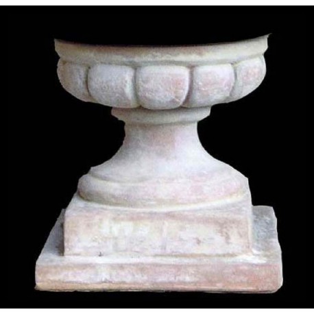 Terracotta base H.26cms/26x26cms