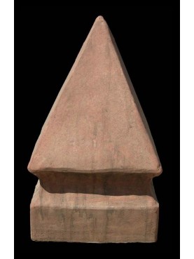 Piramidi in terracotta