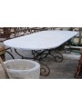 Grante tavolo in ferro a teste tonde in marmo bianco di Carrara