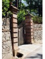 Tomeoni's garden gate pillars