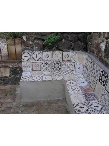 Bench realized with old tiles