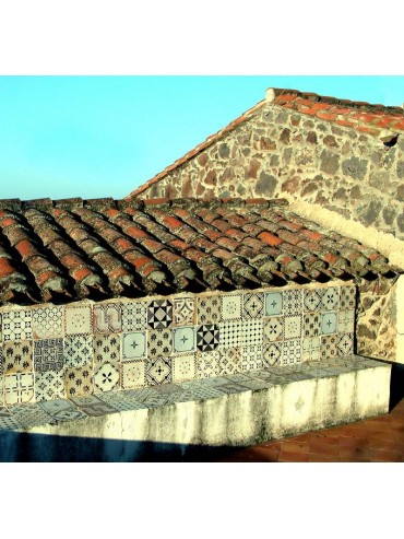 Old tiles benche